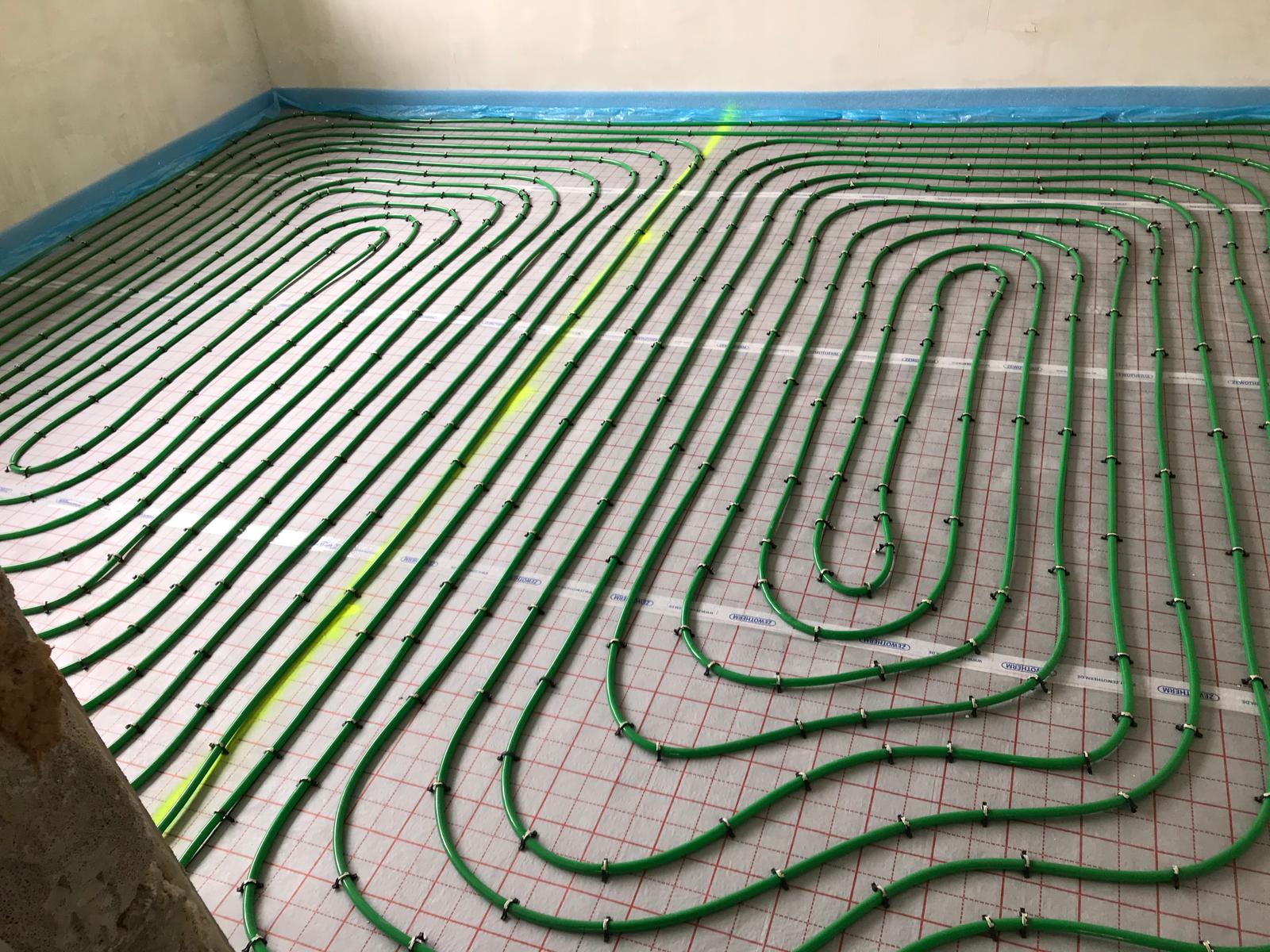 Fußbodenheizung Installation Phase 1